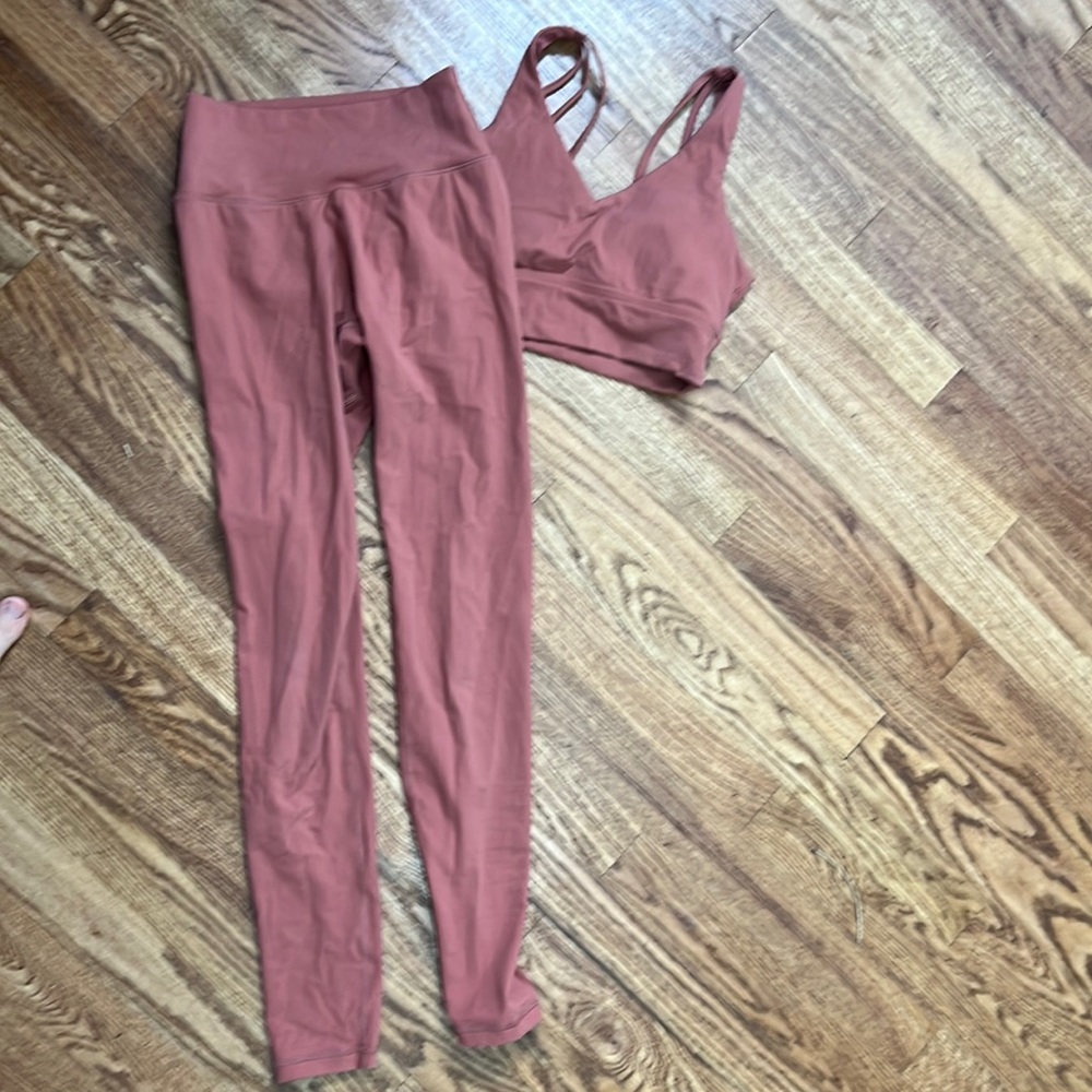 Buffbunny Monarch bra (XS) and Rosa legging (S) in cinnamon, EUC